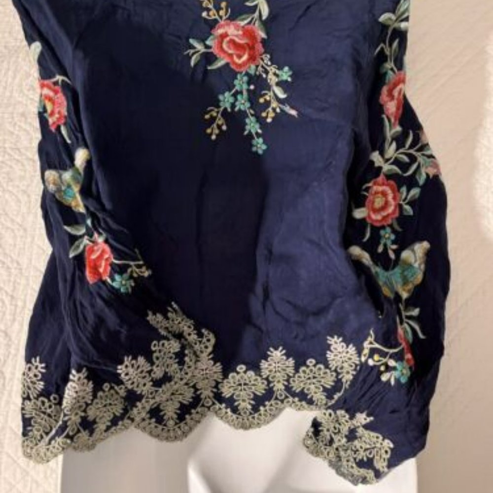 Johnny Was size Large NAVY Embroidered Tunic Floral & Blossoms with Eyelet Hem